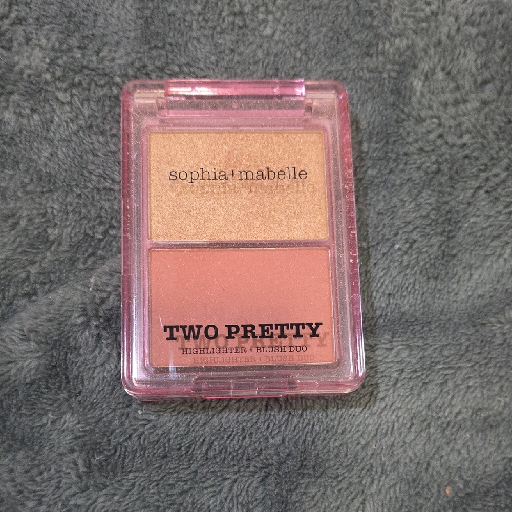 Two Pretty Highlighter Blush Duo - Champagne Toast Highlighter & Bubbly Blush